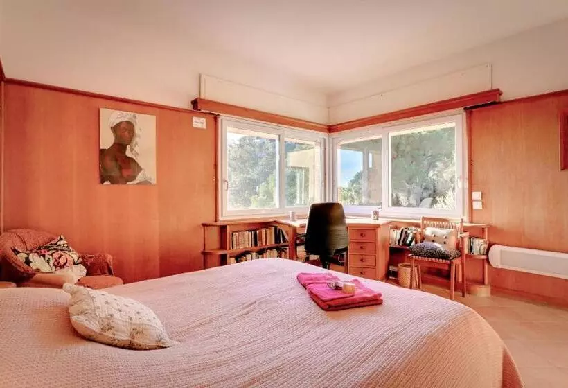 ペンション Les Iles D Or