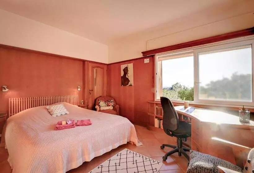 ペンション Les Iles D Or