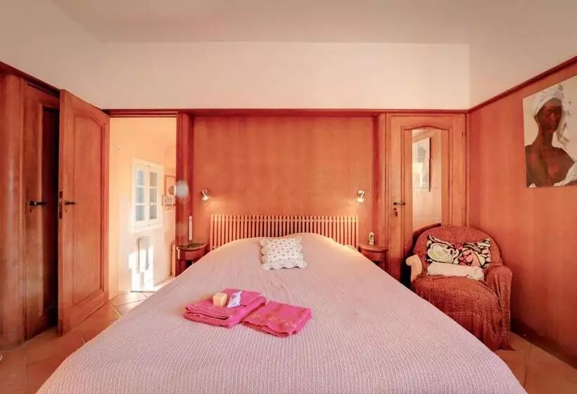 ペンション Les Iles D Or