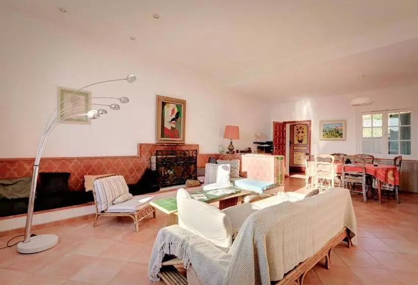 ペンション Les Iles D Or