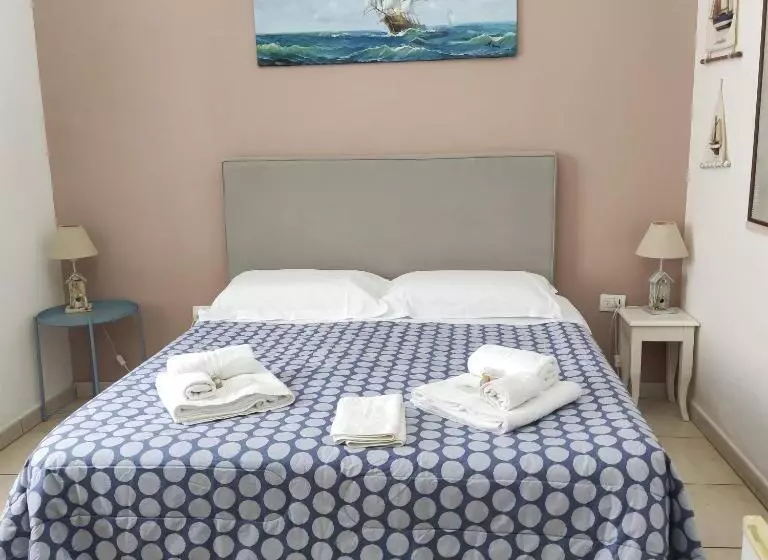 تختخواب و صبحانه Mediterraneo Camere