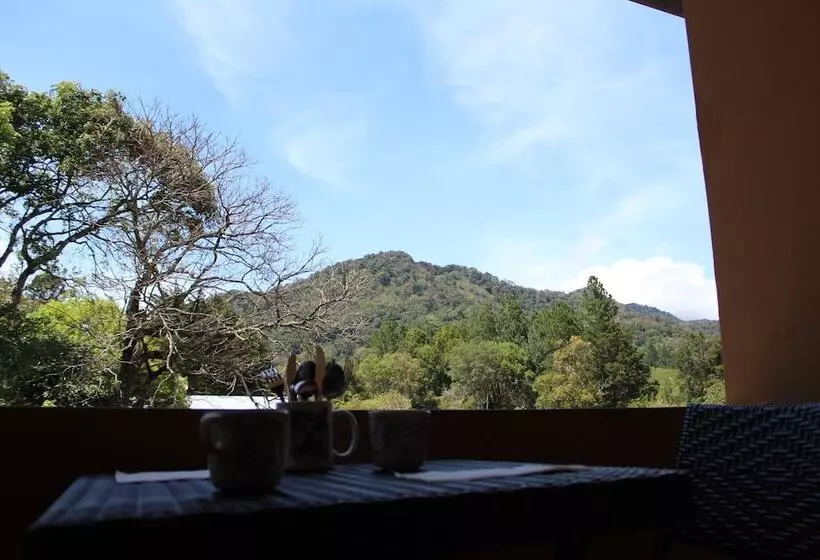 Casa De Montaña Bed & Breakfast