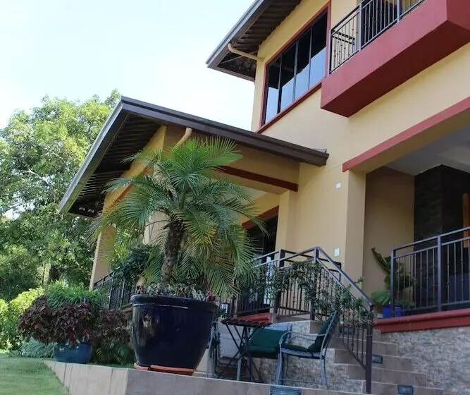 Casa De Montaña Bed & Breakfast