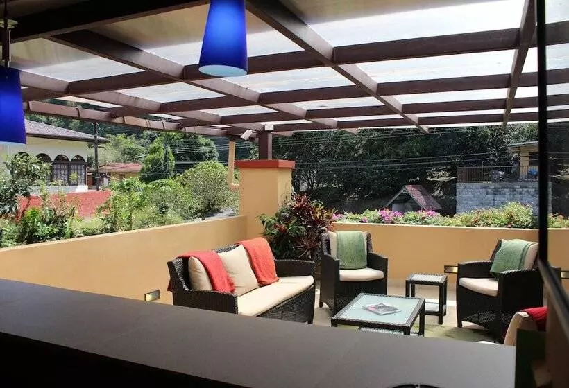 Casa De Montaña Bed & Breakfast