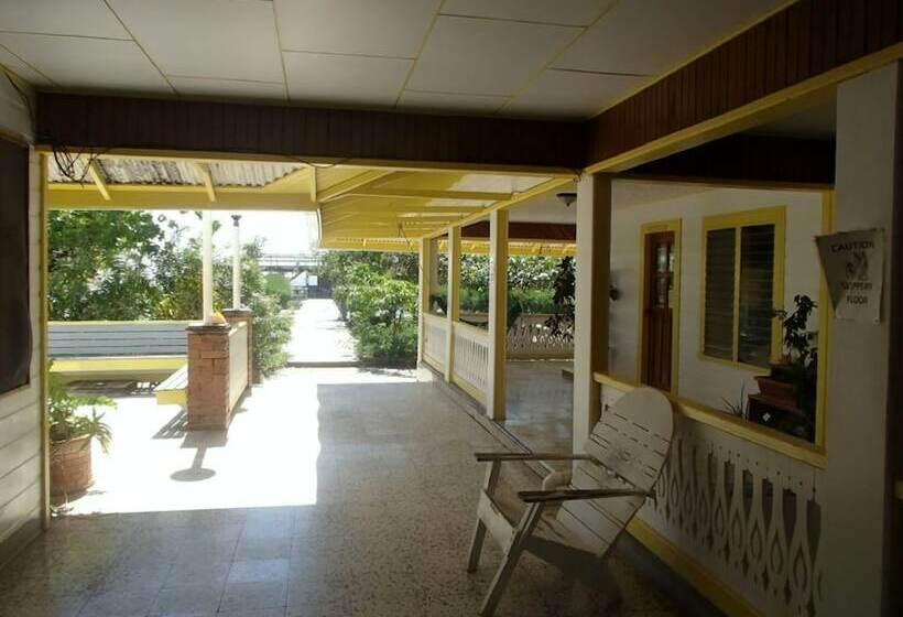 هتل Coral View Beach Resort