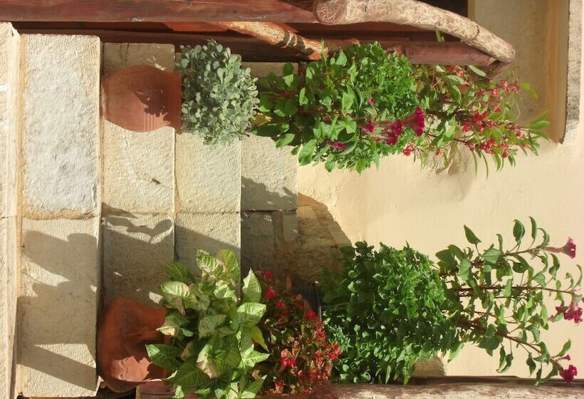 هتل Patriko Traditional Residence