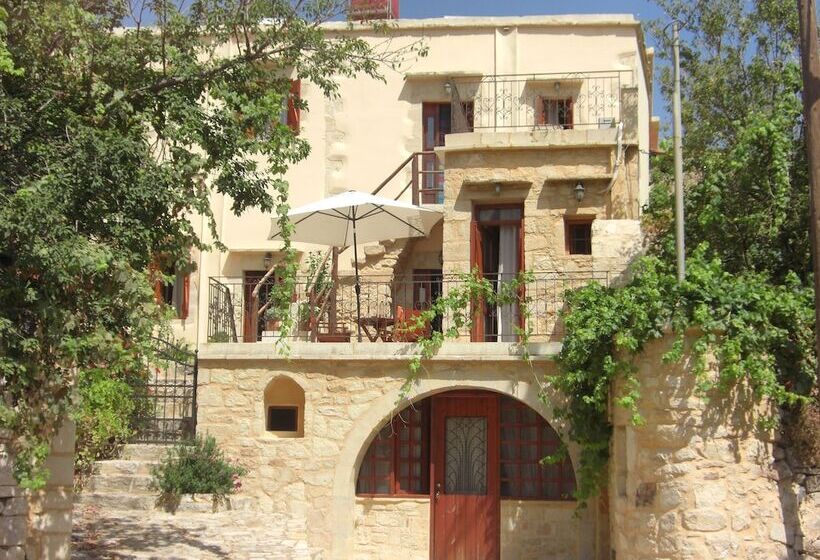 هتل Patriko Traditional Residence