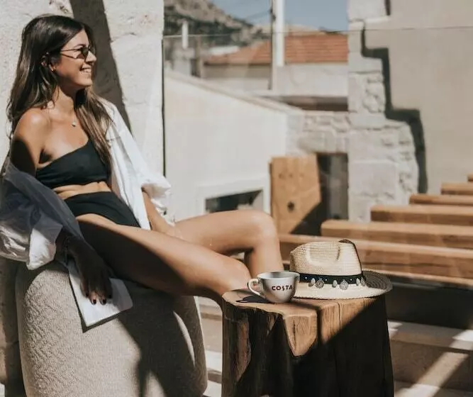 Manili Boutique Suites & Villas