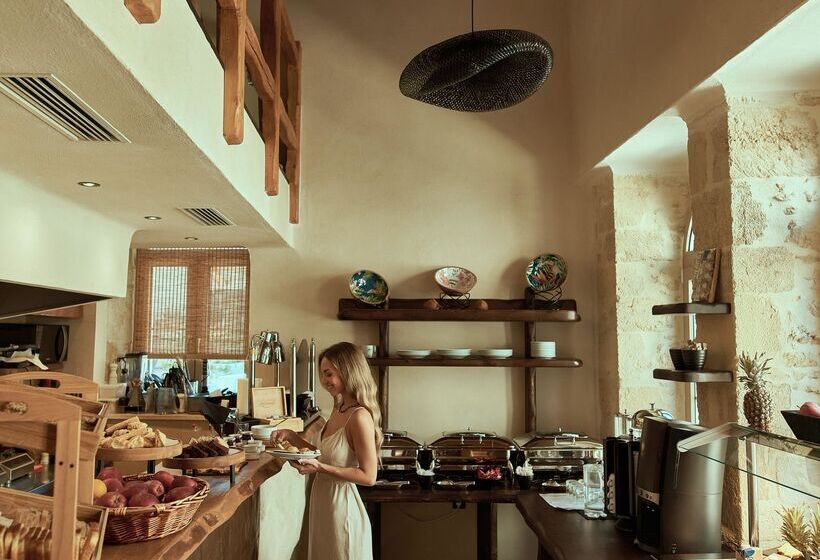 Manili Boutique Suites & Villas