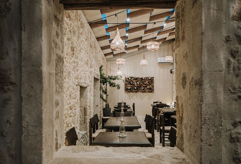 Manili Boutique Suites & Villas