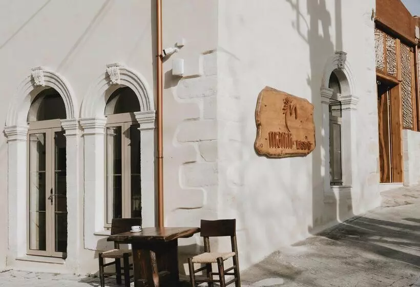 Manili Boutique Suites & Villas