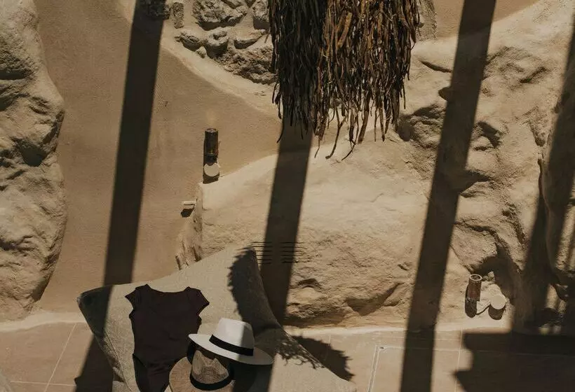 Manili Boutique Suites & Villas