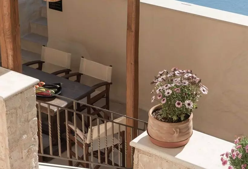 Manili Boutique Suites & Villas