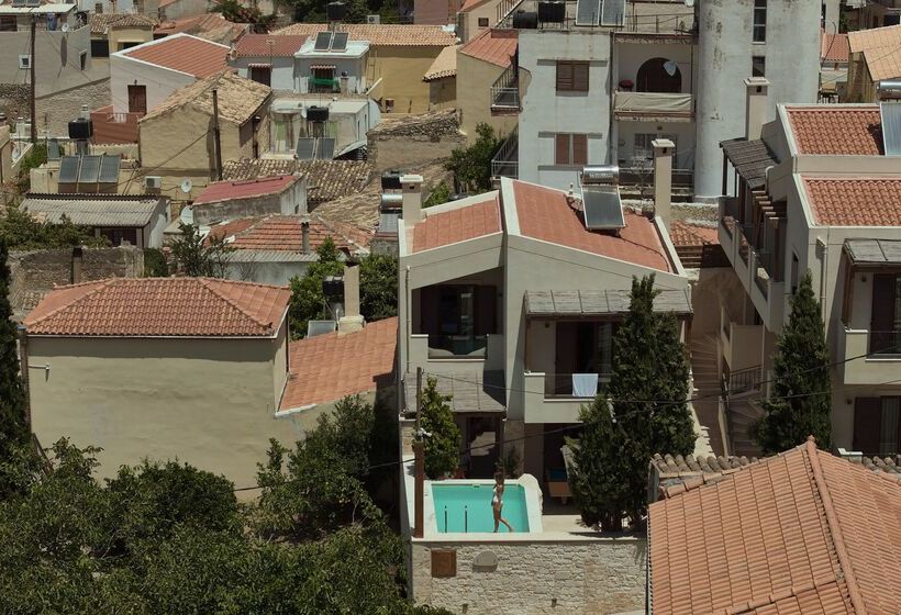 Manili Boutique Suites & Villas