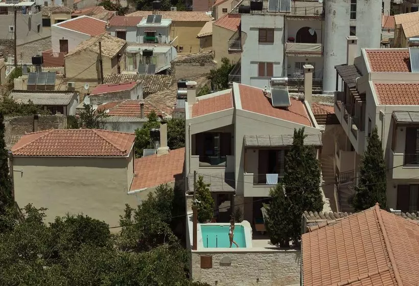 Manili Boutique Suites & Villas