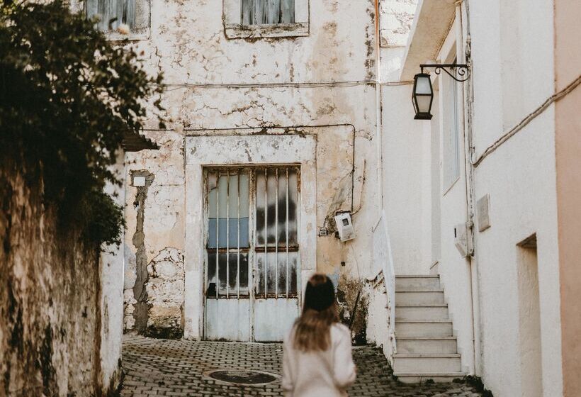 Manili Boutique Suites & Villas