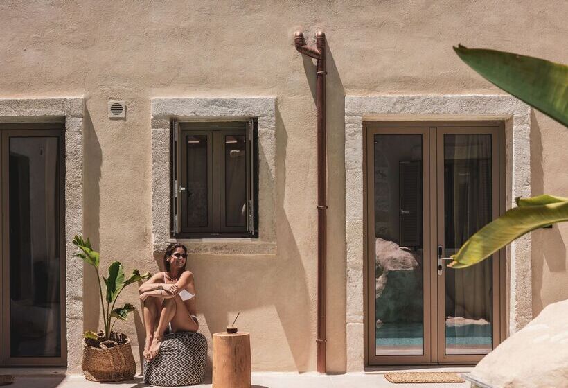 Manili Boutique Suites & Villas