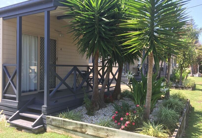 Отель Clarence Head Caravan Park