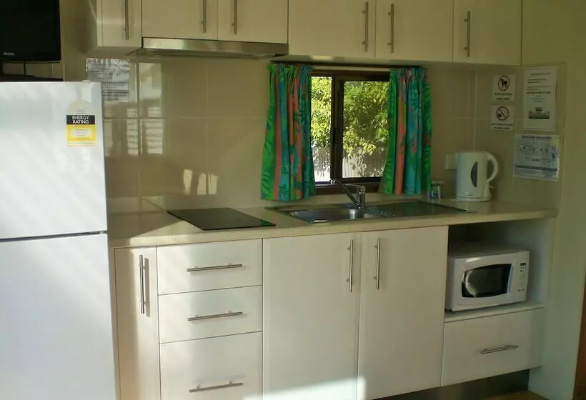 ホテル Mallacoota's Shady Gully Caravan Park