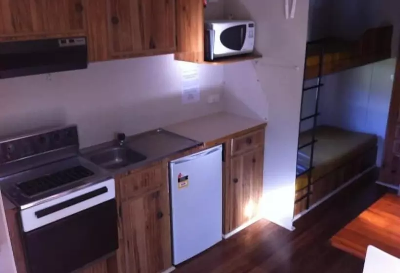 ホテル Mallacoota's Shady Gully Caravan Park