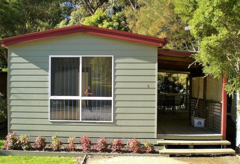 호텔 Mallacoota's Shady Gully Caravan Park