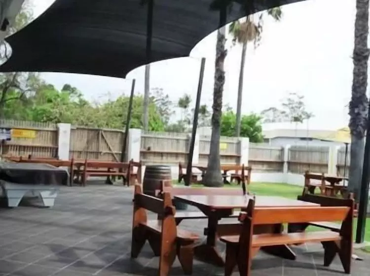 Jolly Collier Hotel Motel