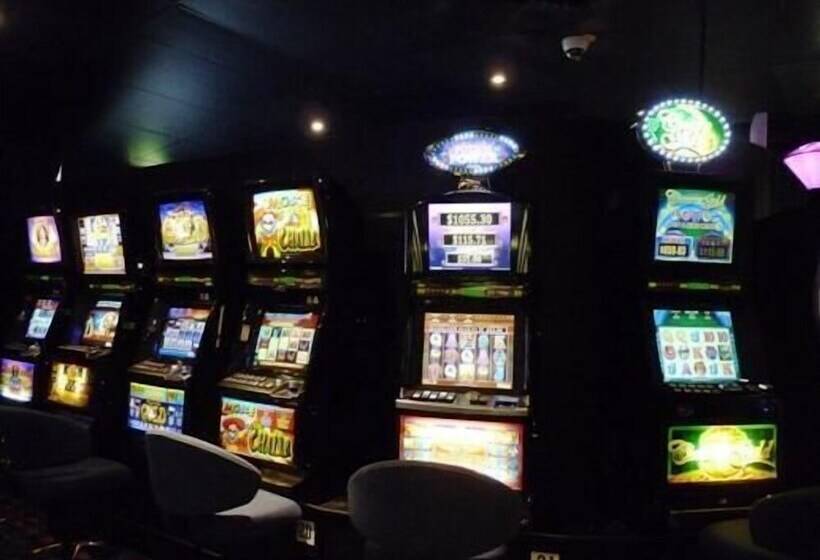 Jolly Collier Hotel Motel