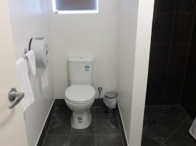 Jolly Collier Hotel Motel