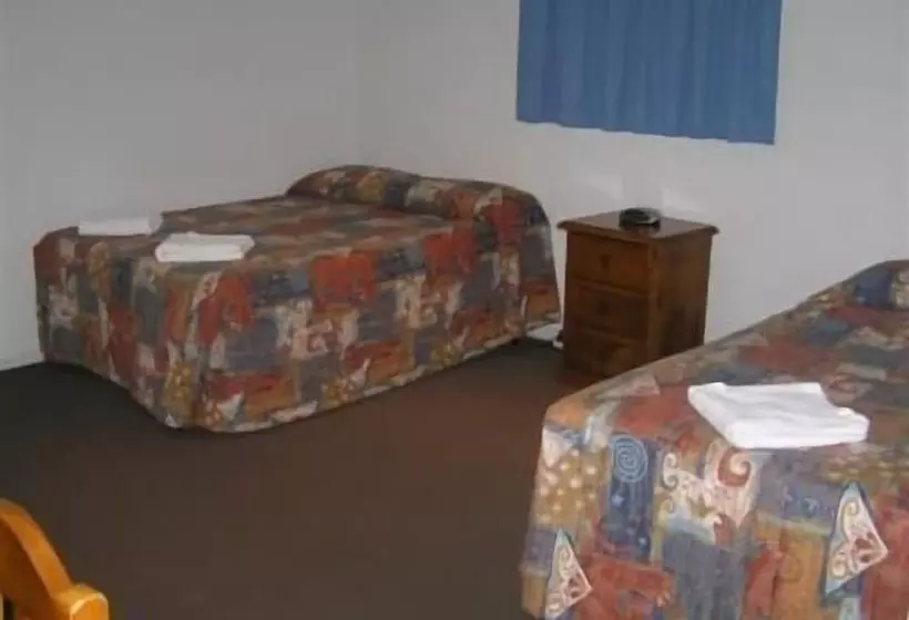 Jolly Collier Hotel Motel