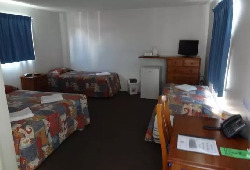 Jolly Collier Hotel Motel