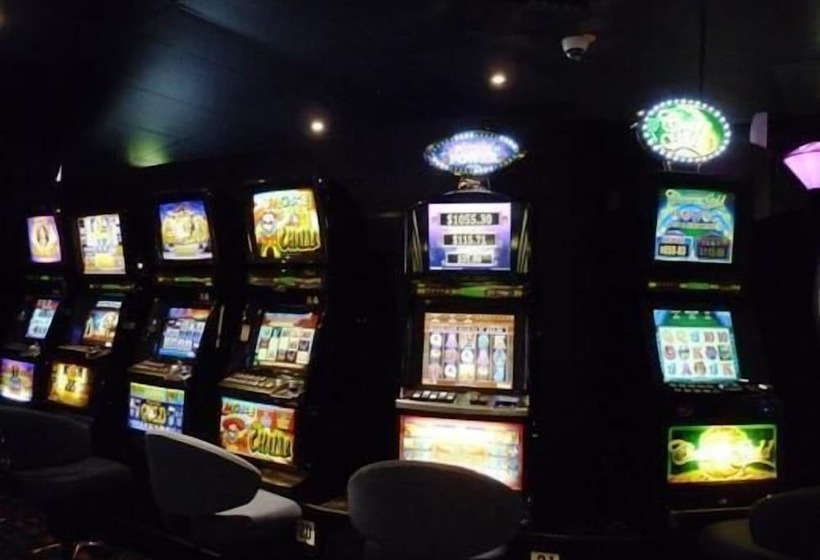 Jolly Collier Hotel Motel