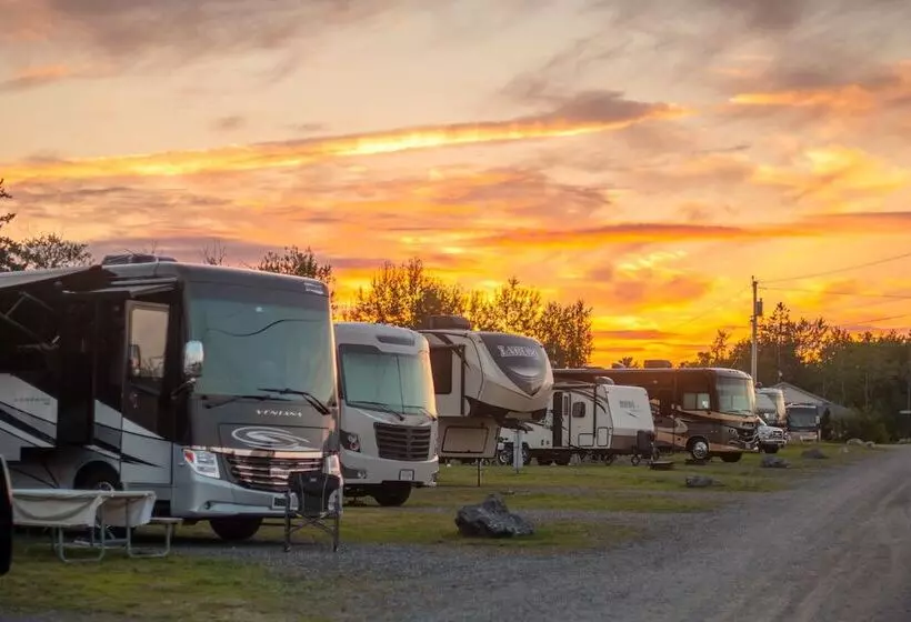 ホテル Narrows Too Camping Resort