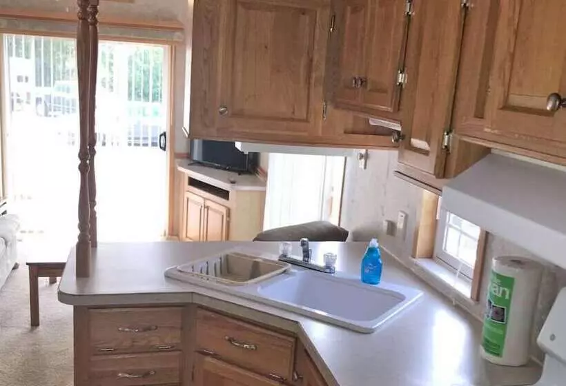 ホテル Narrows Too Camping Resort