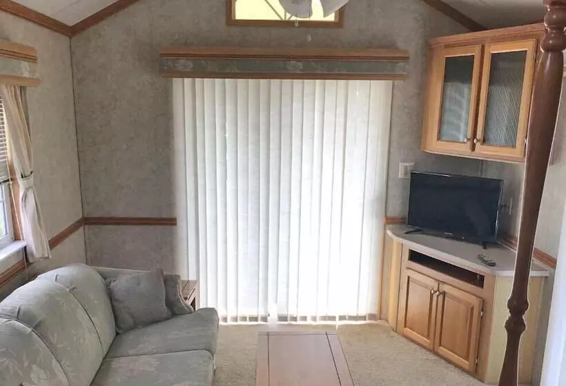 ホテル Narrows Too Camping Resort