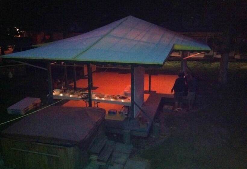 Kokanee Beach Resort Motel