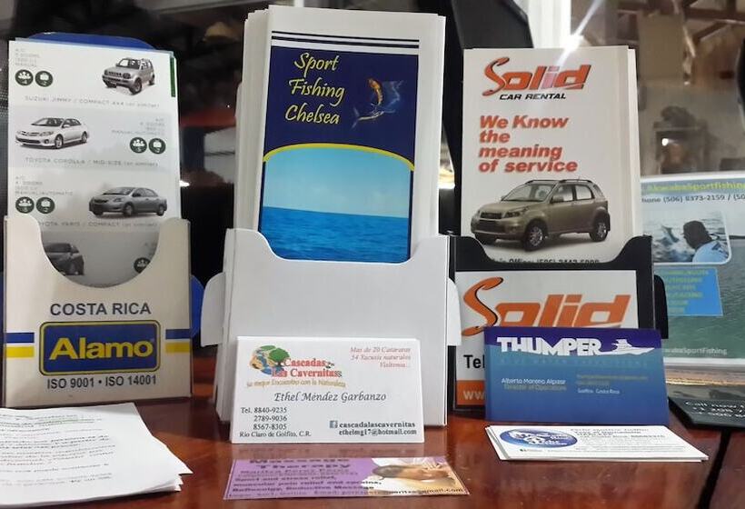 هتل Fish Hook Marina & Lodge