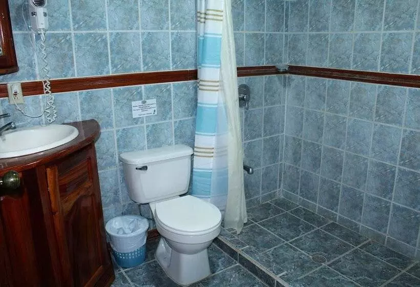 Hotelli Fish Hook Marina & Lodge