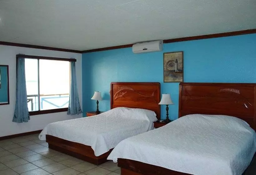 Hotelli Fish Hook Marina & Lodge