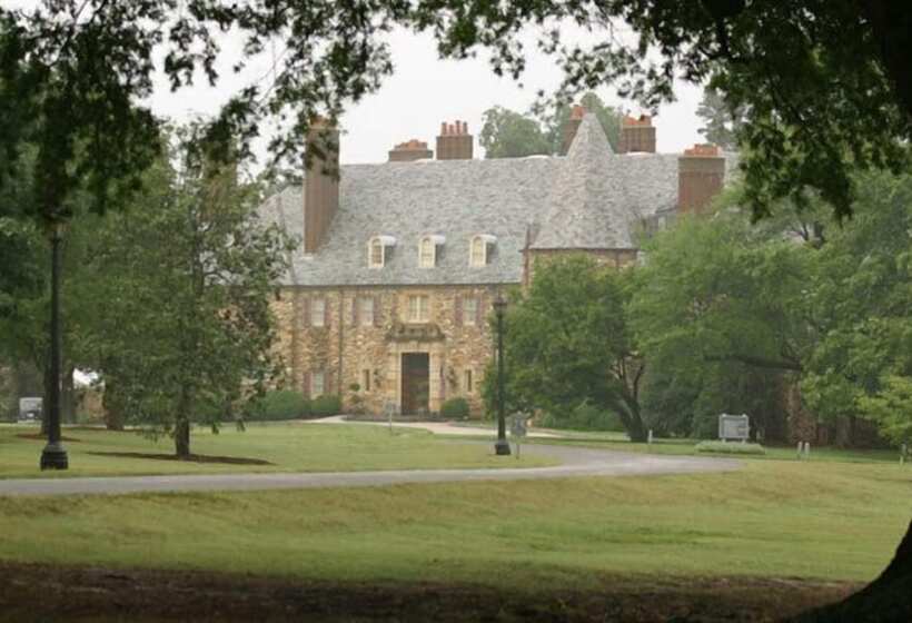 Отель Graylyn Estate