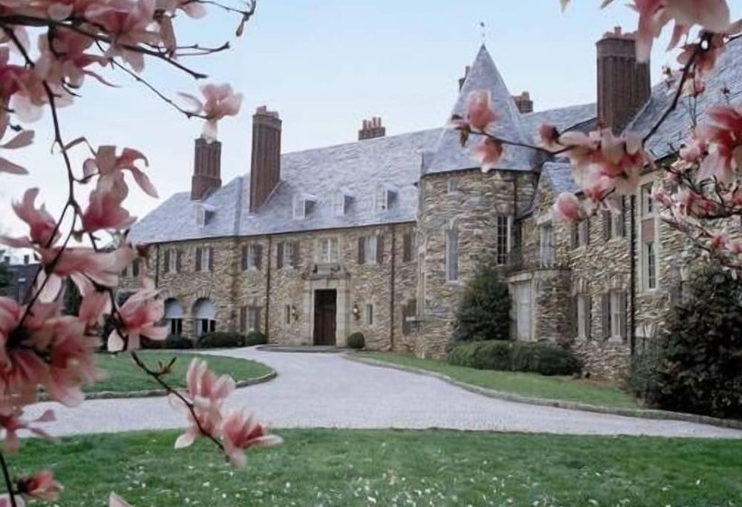 Отель Graylyn Estate