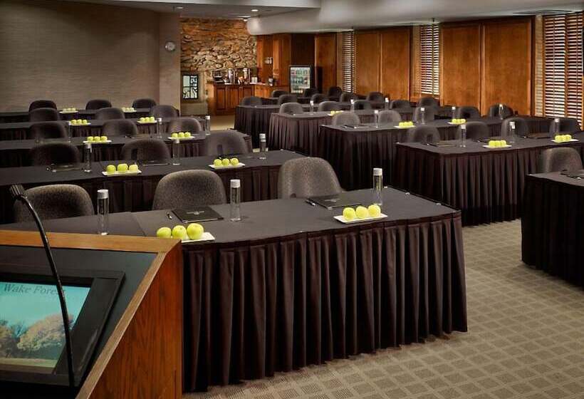 Отель Graylyn Estate