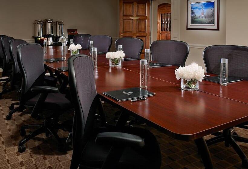 Отель Graylyn Estate