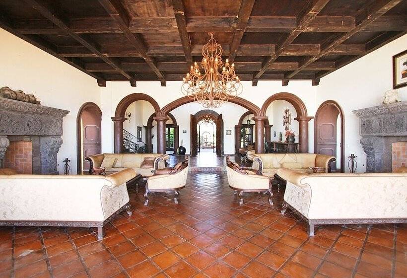 酒店 Hacienda Cerritos