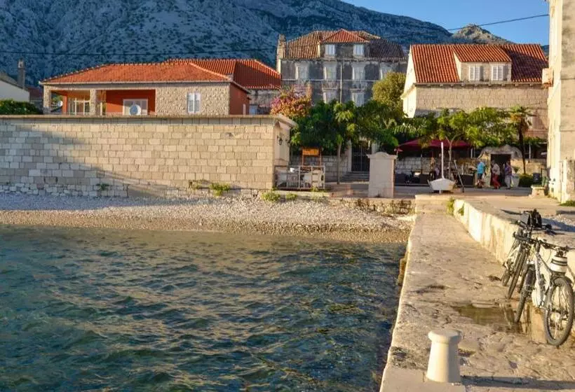 Hotelli Guesthouse Mimbelli