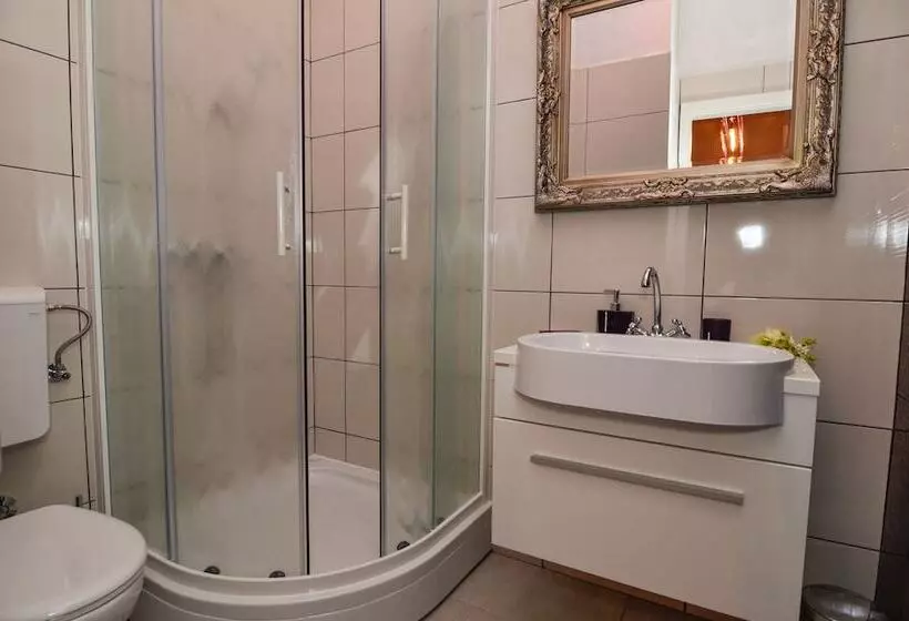 Hotelli Guesthouse Mimbelli