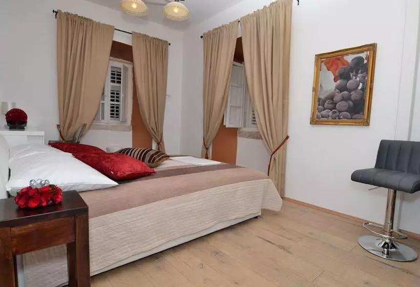 Hotelli Guesthouse Mimbelli