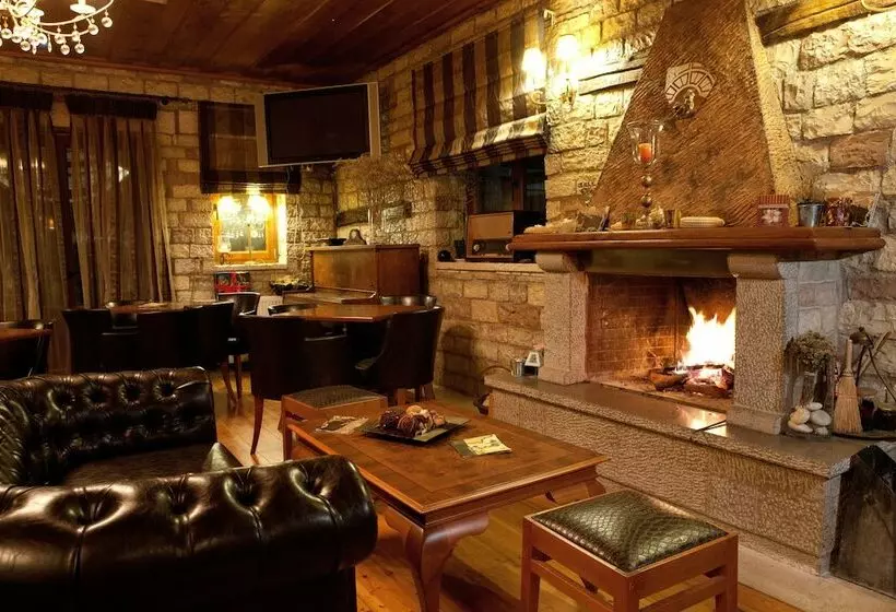 Majatalo Nisista Lodge Mountain View