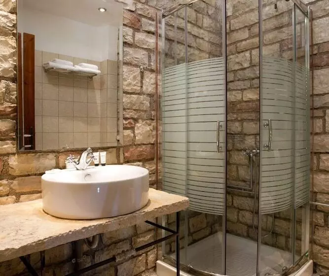 Majatalo Nisista Lodge Mountain View