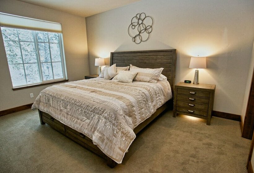 Silverpine Hideaway By Casago Mccall  Donerightmanagement