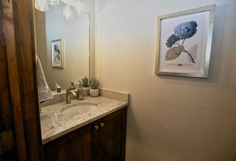 Silverpine Hideaway By Casago Mccall  Donerightmanagement